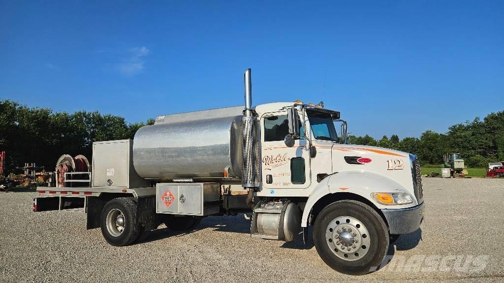 Peterbilt PB335 탱커 트럭
