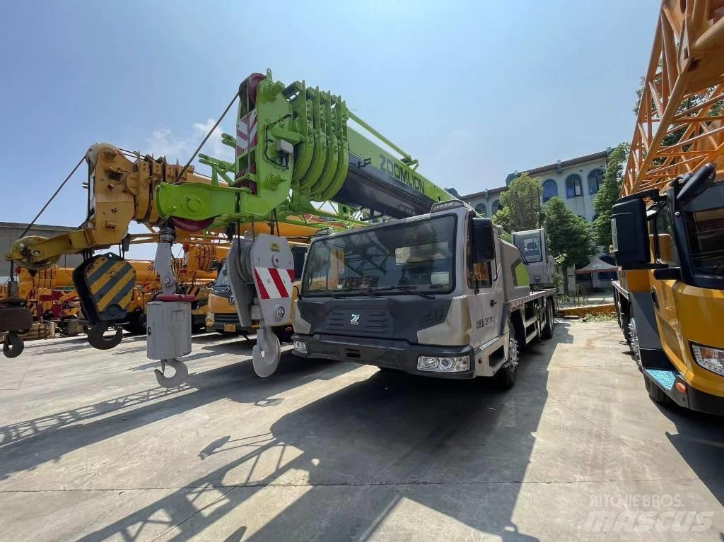 Zoomlion ZCT251V A/T 크레인