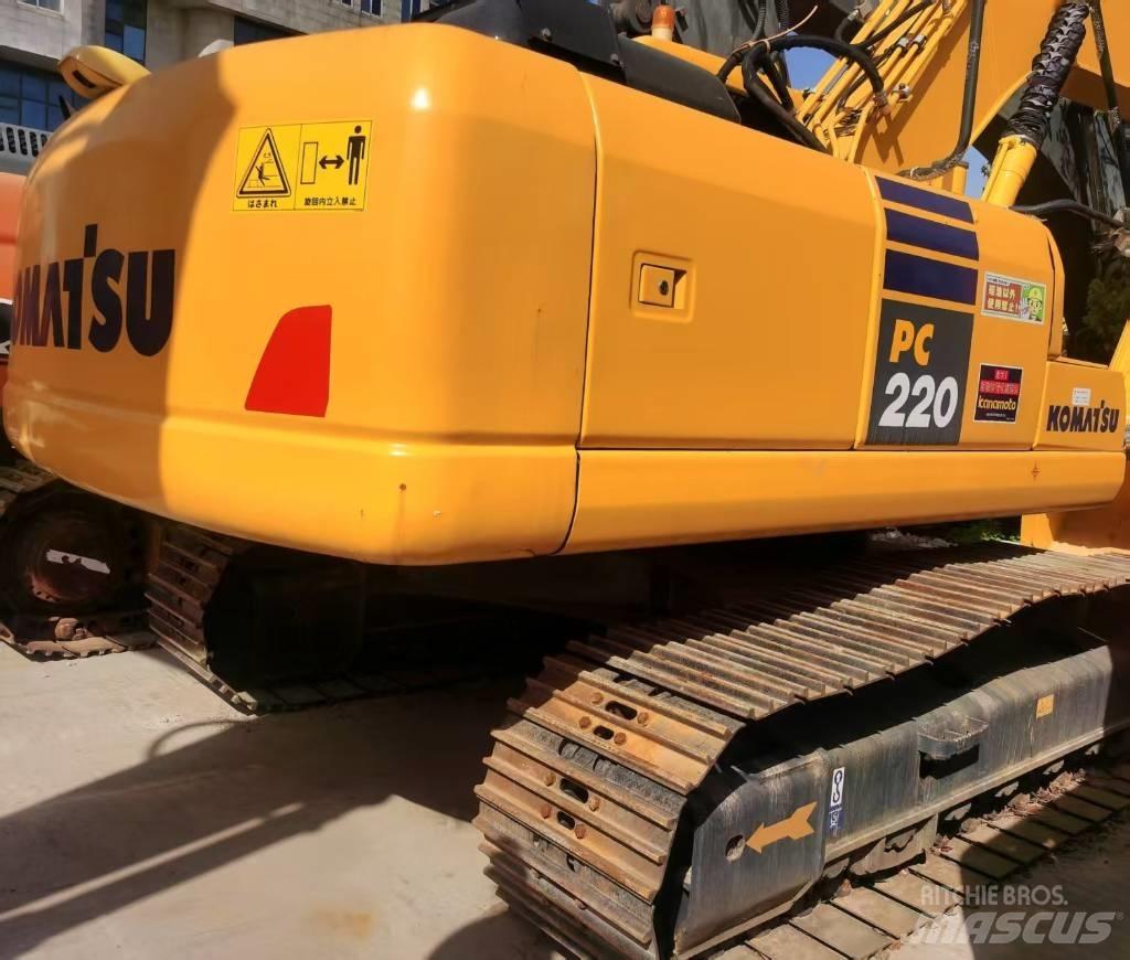 Komatsu PC 220-7 대형 굴삭기 29톤 이상