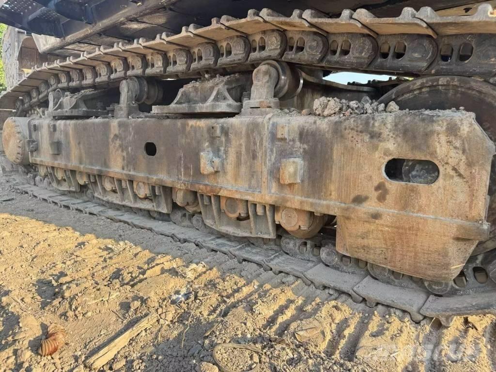 Hitachi ZX690LCH-5A 대형 굴삭기 29톤 이상