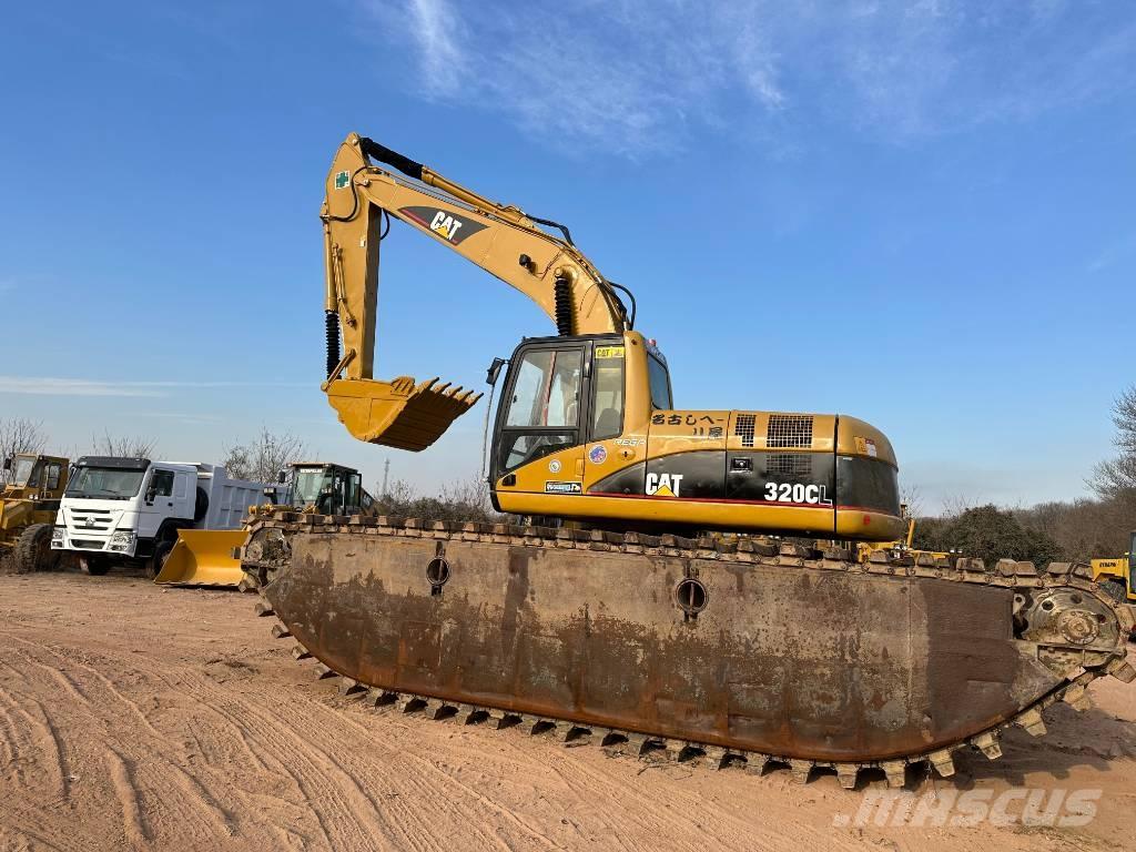 CAT 320 C L 수륙양용 굴삭기