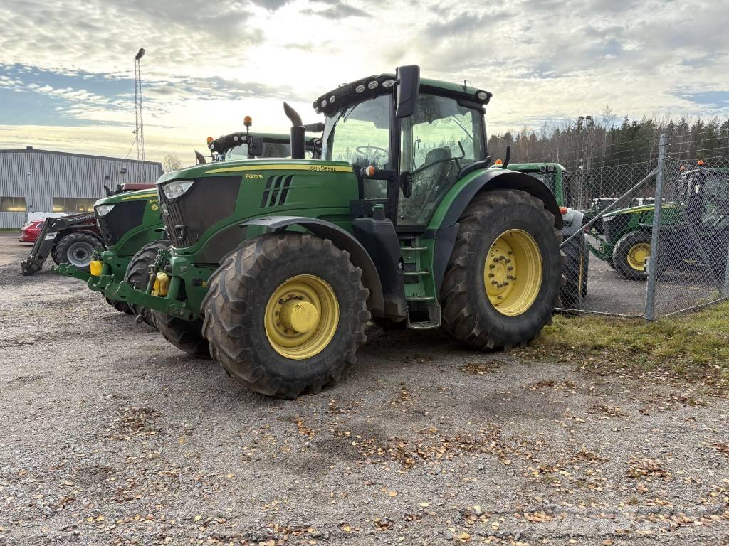 John Deere 6215 R 트랙터