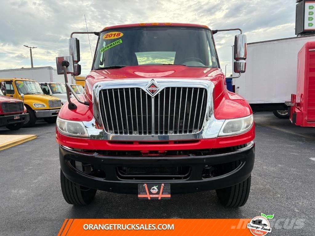 International 4300 새시 운전실 트럭