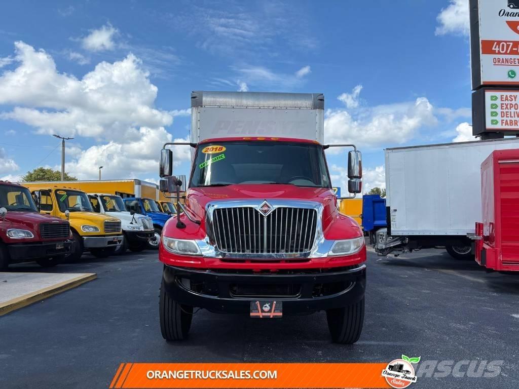 International 4300 탑차 트럭