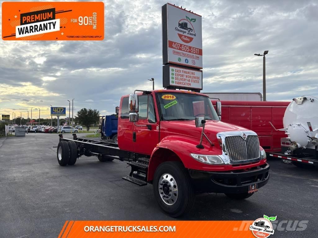 International 4300 새시 운전실 트럭