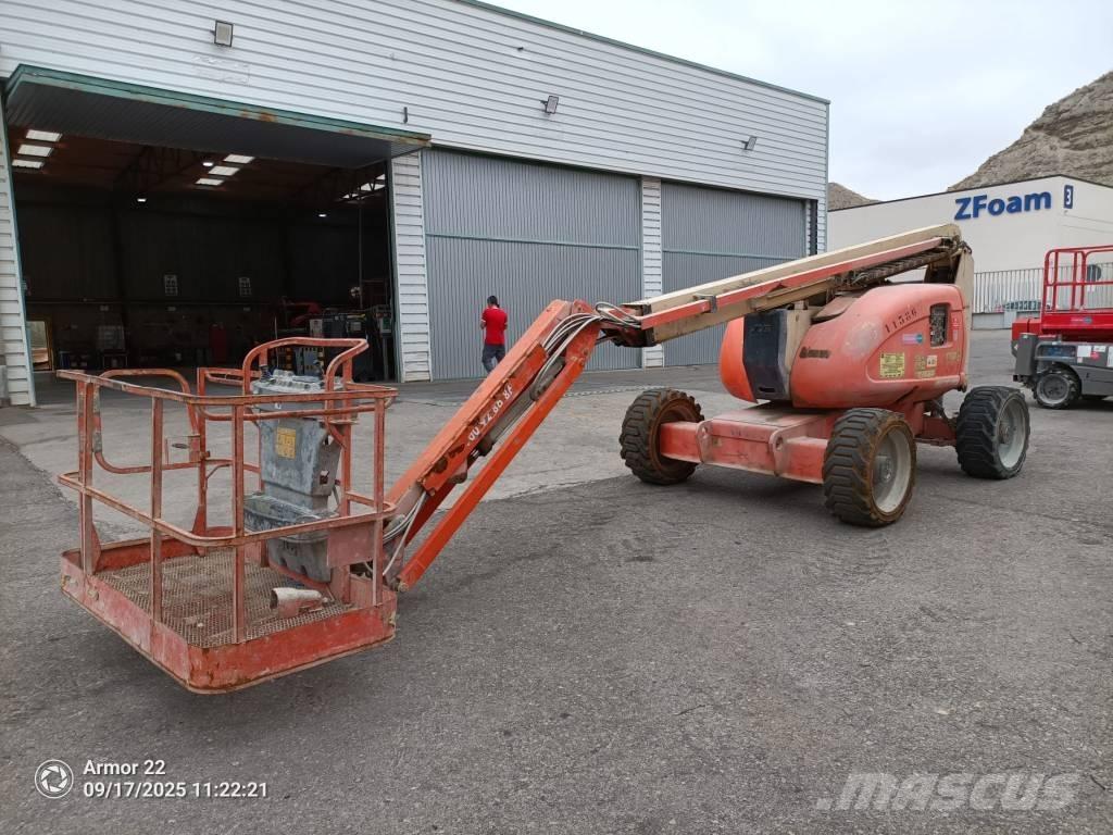 JLG 600 AJ 관절형 전동이동 리프트