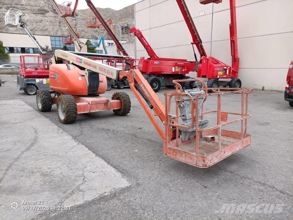 JLG 600 AJ 관절형 전동이동 리프트