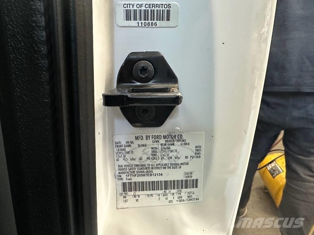 Ford F 250 덤프 트럭