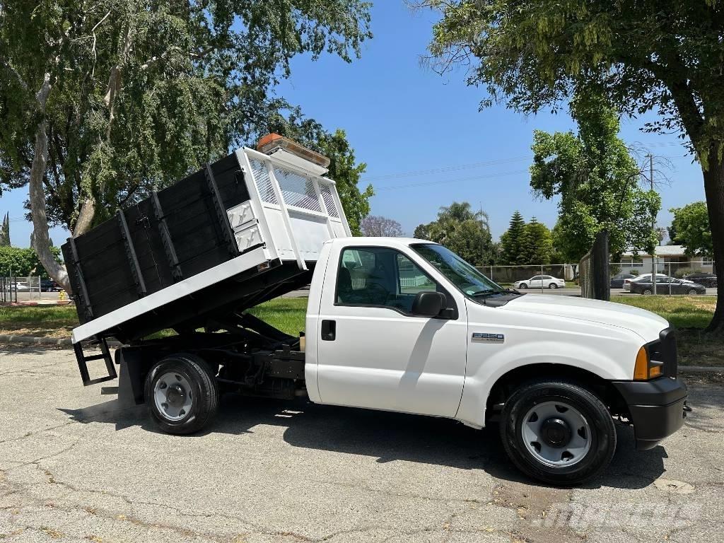 Ford F 250 덤프 트럭