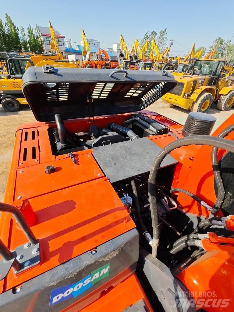 Doosan DX 225 LC 대형 굴삭기 29톤 이상