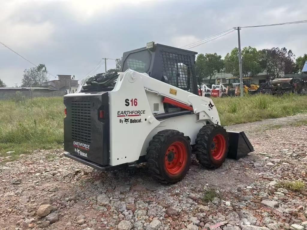 Bobcat S 16  스키드로더