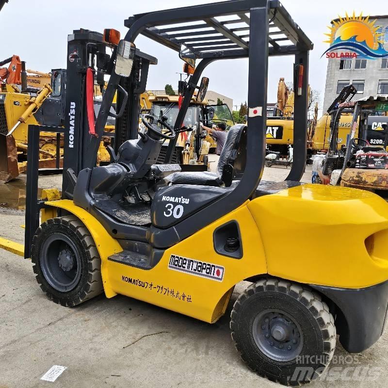 Komatsu 30 디젤 지게차