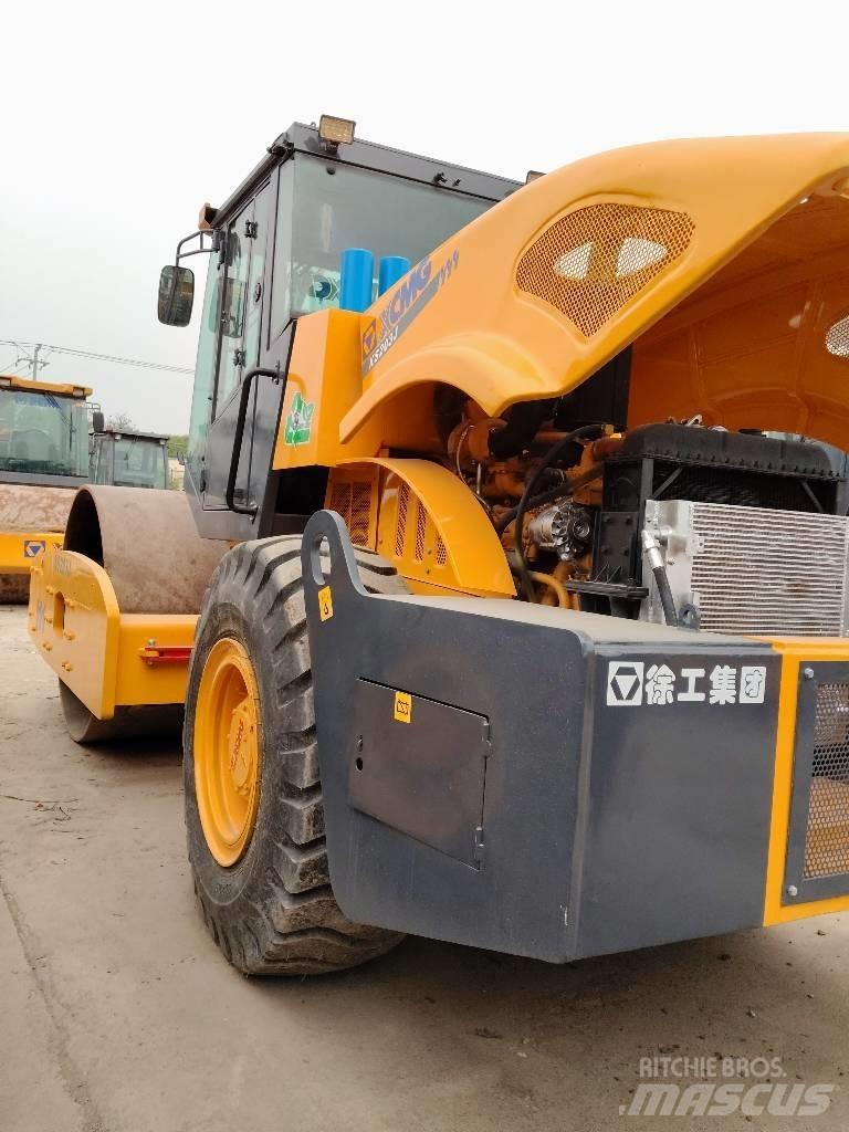 XCMG XS 203 J 싱글 드럼 롤러