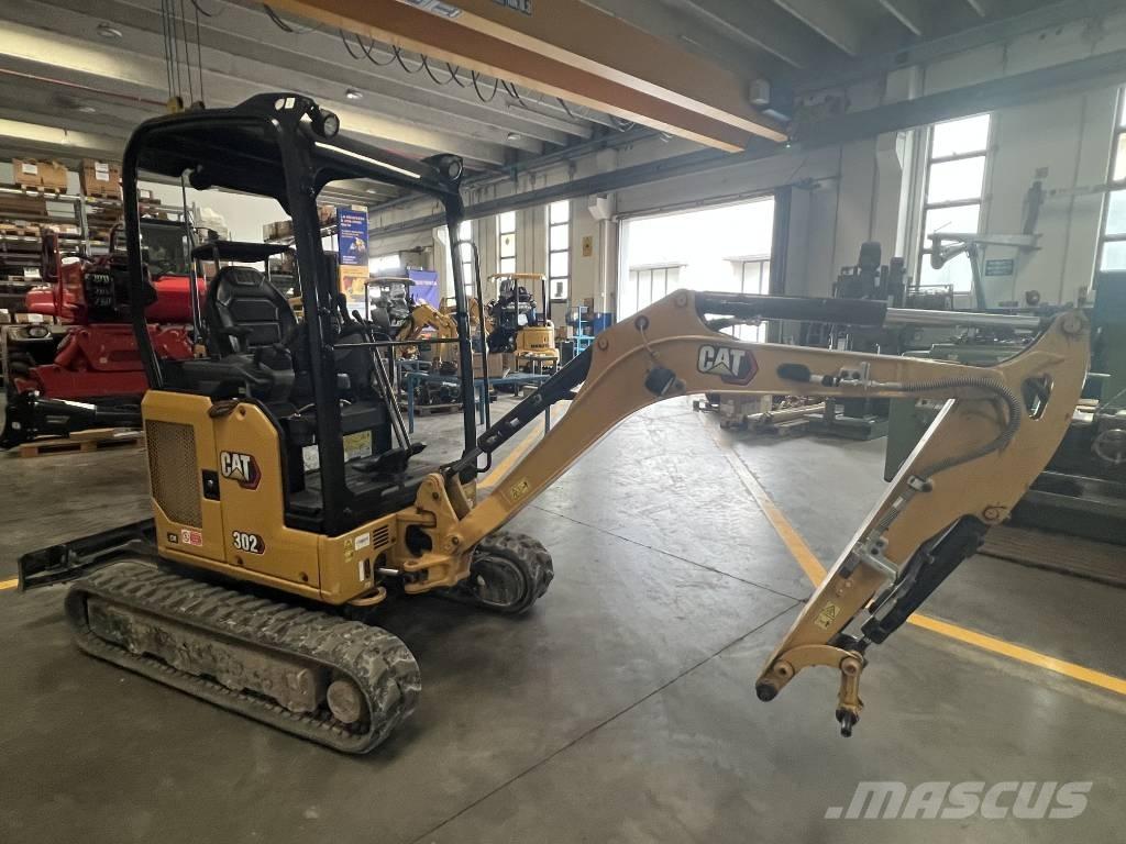 CAT 302 CR 소형 굴삭기 7톤 미만