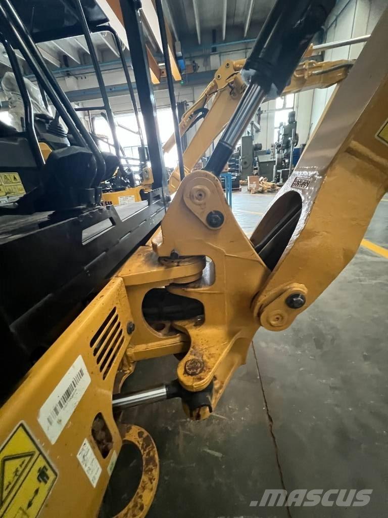 CAT 302 CR 소형 굴삭기 7톤 미만