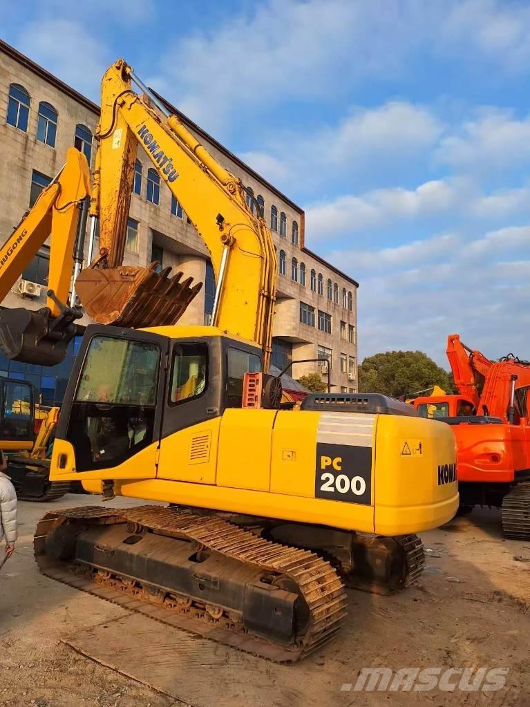 Komatsu PC 200-7 대형 굴삭기 29톤 이상