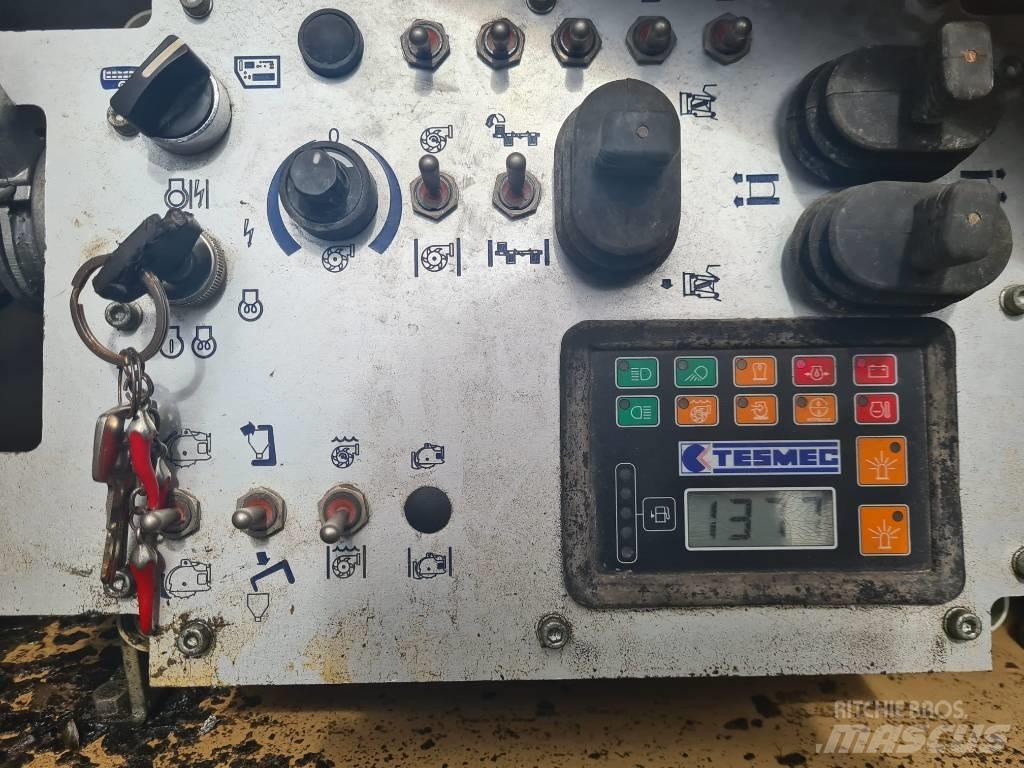 Tesmec 300 트렌처