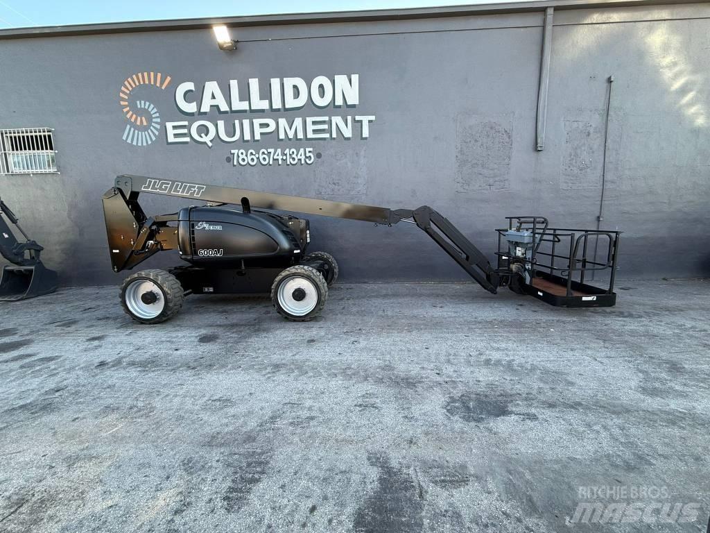 JLG 600 AJ 관절형 전동이동 리프트