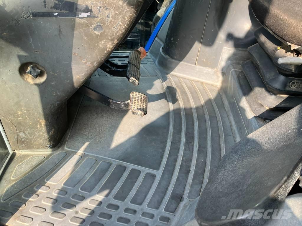 New Holland TM 135 트랙터