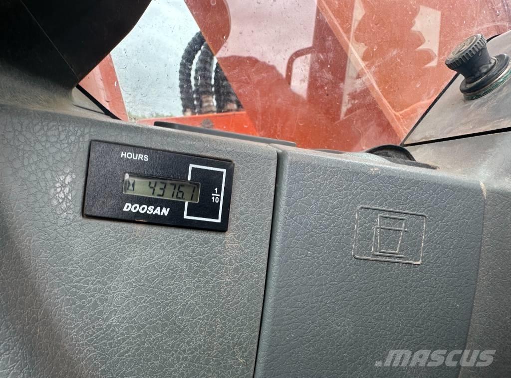 Doosan DX 140 LCR-3 대형 굴삭기 29톤 이상