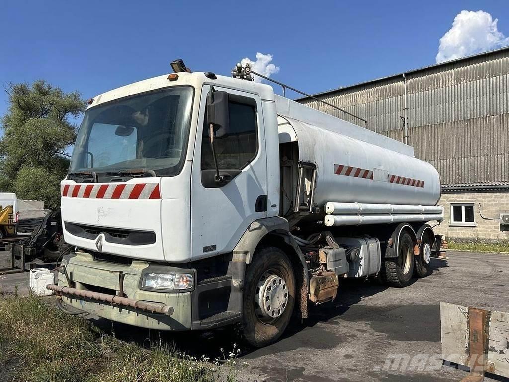 Renault 320 탱커 트럭