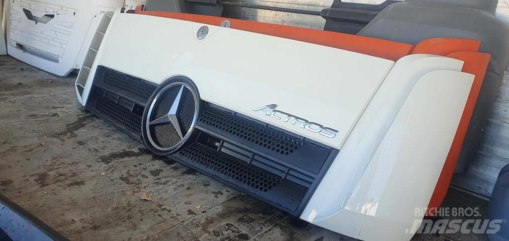 Mercedes-Benz Actros 캐빈 및 인테리어