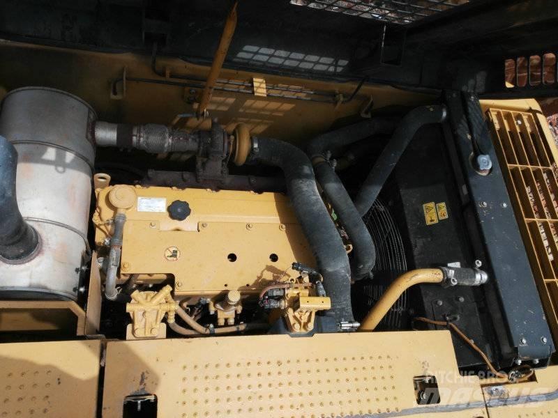 CAT 323 D L 대형 굴삭기 29톤 이상