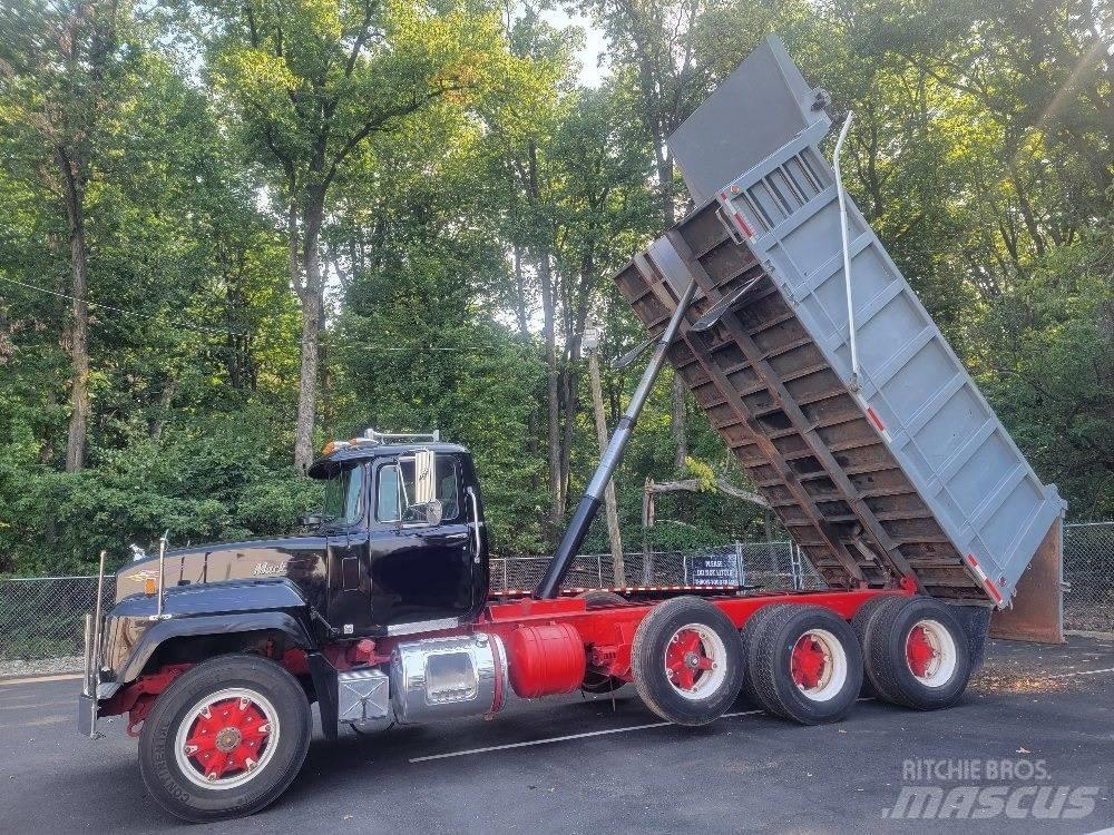 Mack RD688S 덤프 트럭