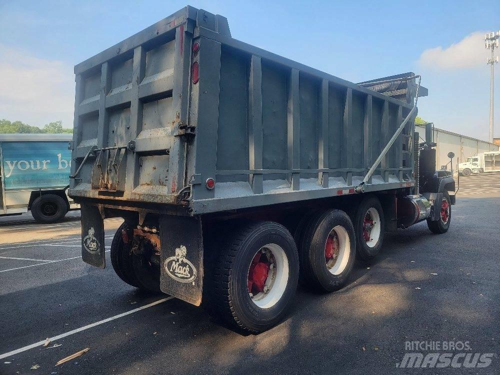 Mack RD688S 덤프 트럭