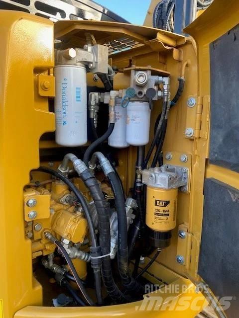 CAT 313 대형 굴삭기 29톤 이상