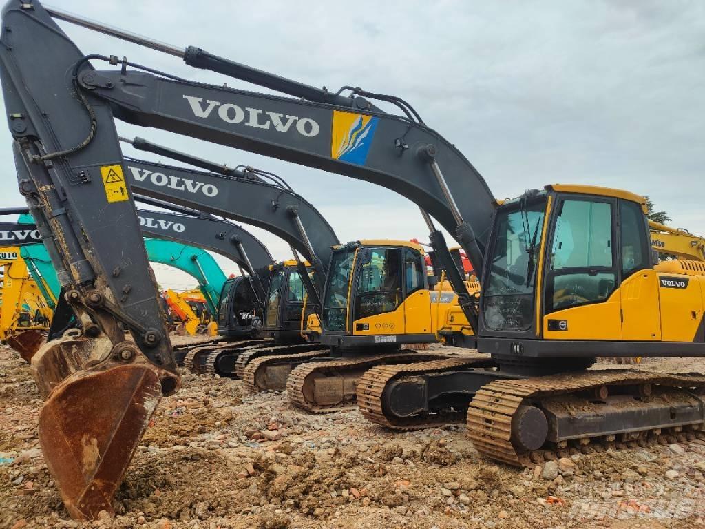 Volvo EC220D 대형 굴삭기 29톤 이상