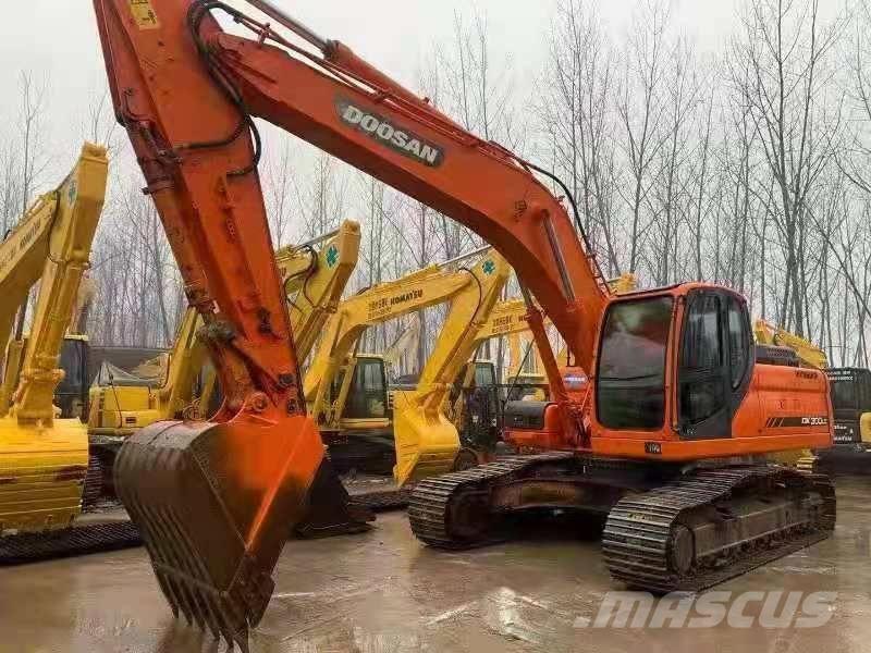 Doosan DX300LC 대형 굴삭기 29톤 이상