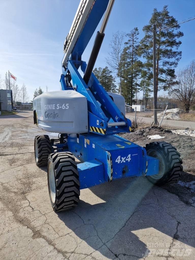 Genie S 65 견인식 전동이동 리프트