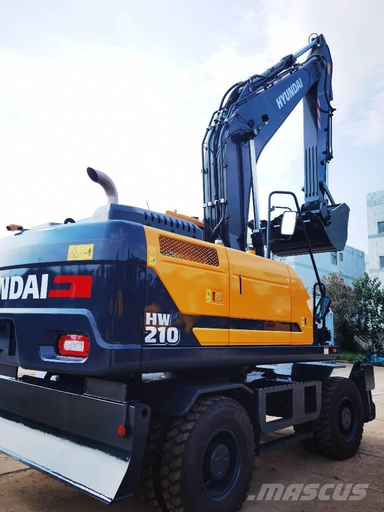 Hyundai 210W-9  휠 굴삭기