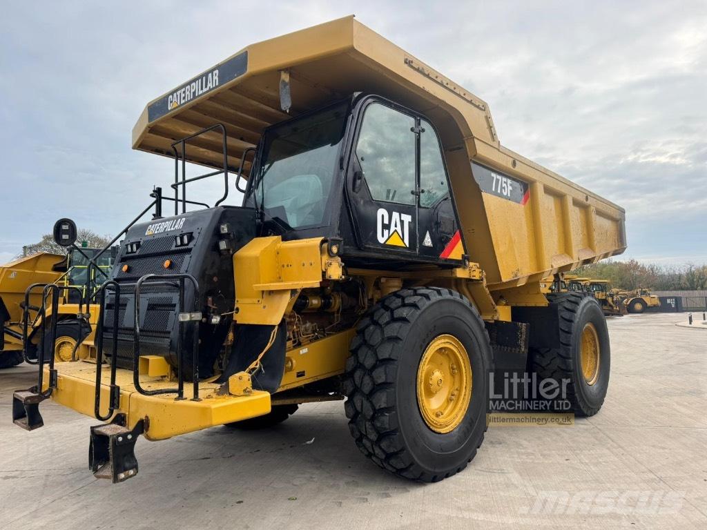 CAT 775 F 초대형 덤프 트럭