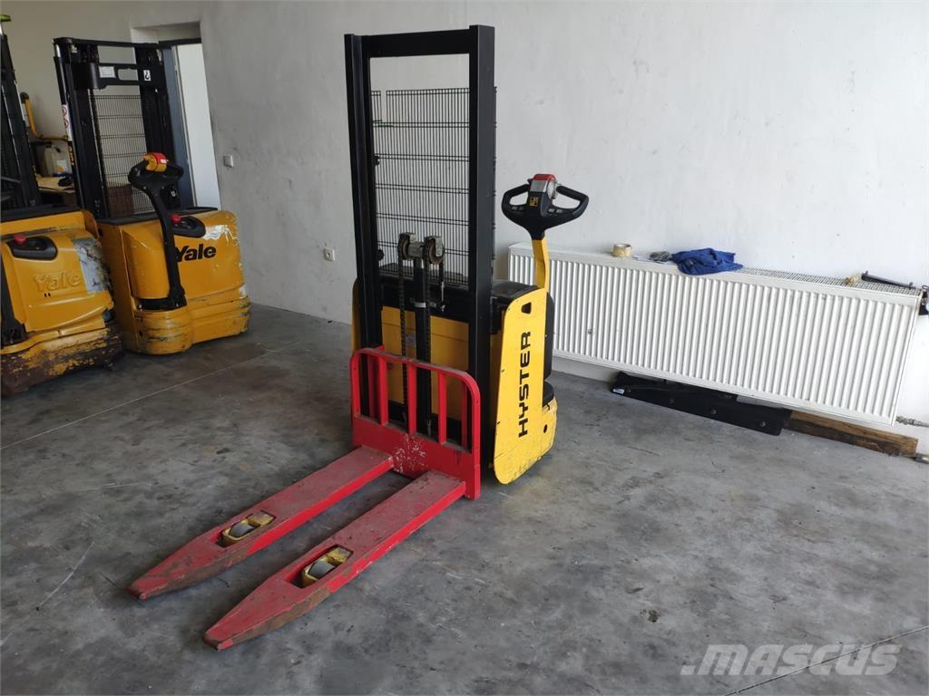 Hyster S1.0E 보행식 리치 지게차