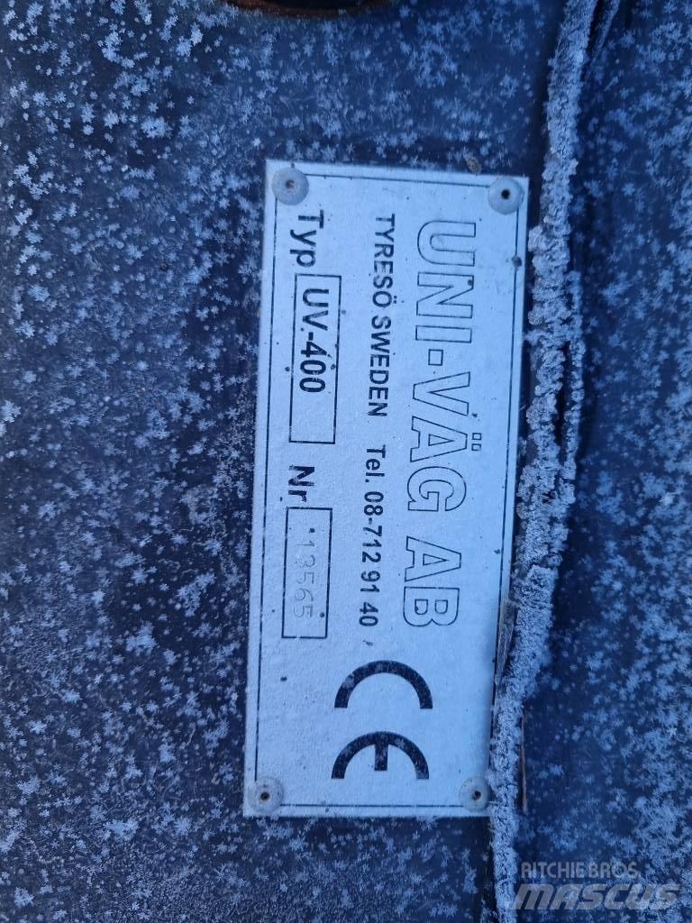 Uni-väg UV-400 배설차