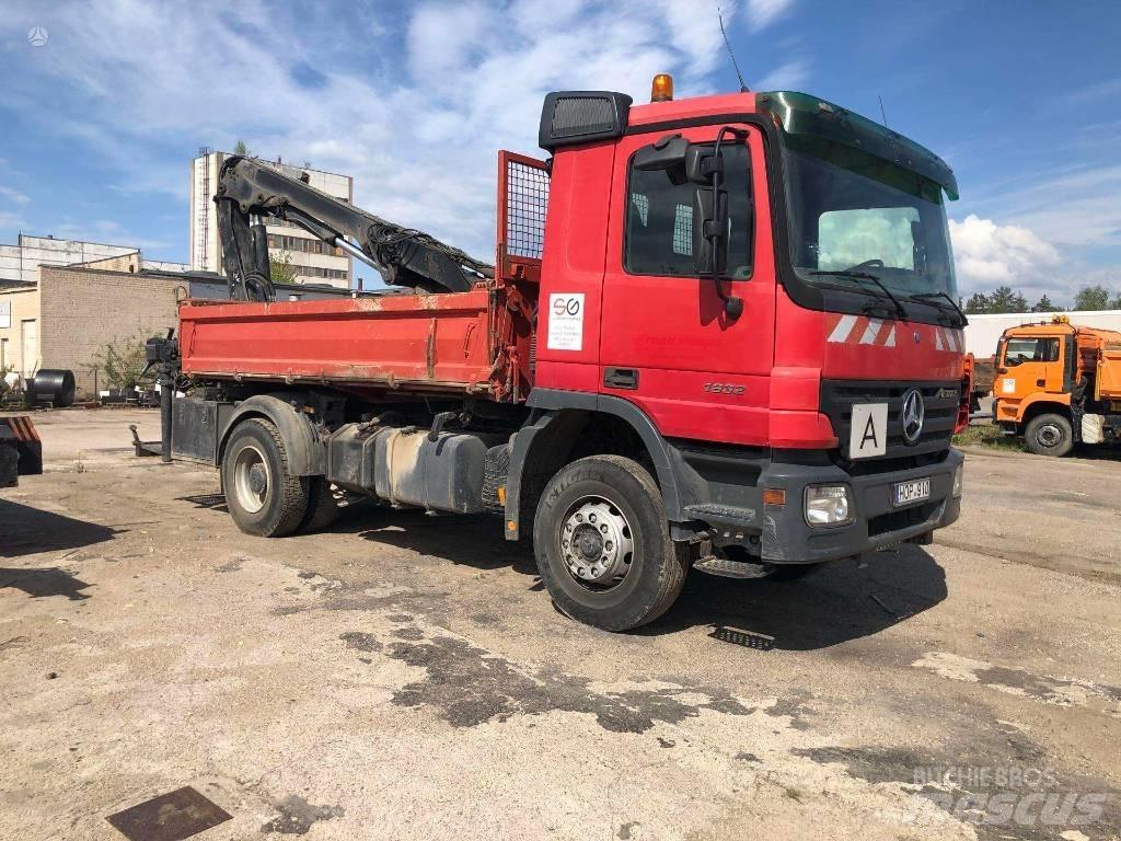 Mercedes-Benz 1832 크레인 트럭