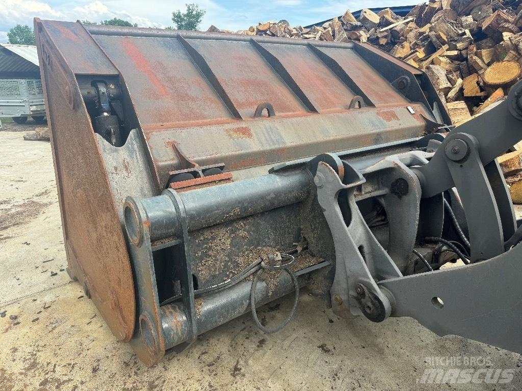 Volvo L 90 H  휠로우더