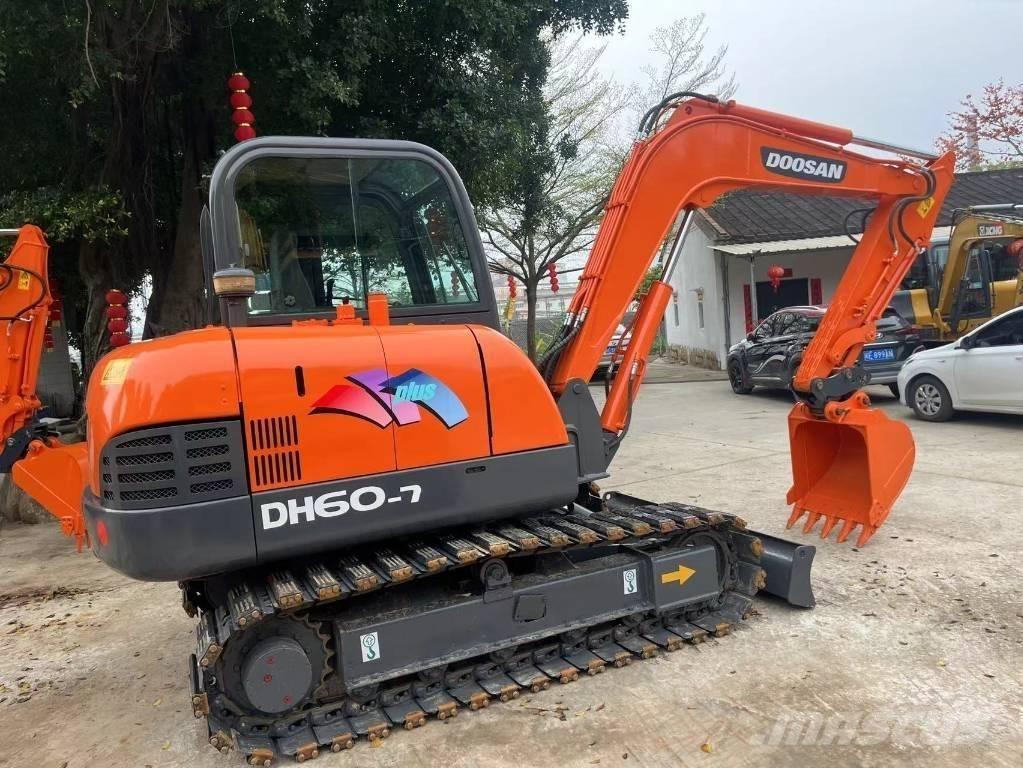 Doosan DH 60-7 소형 굴삭기 7톤 미만