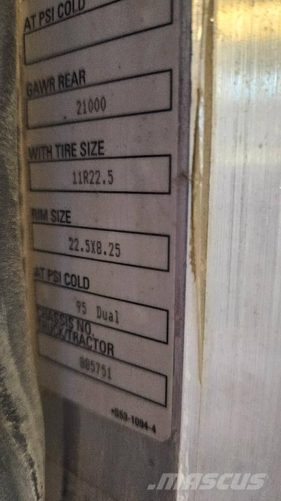 Peterbilt PB335 탱커 트럭