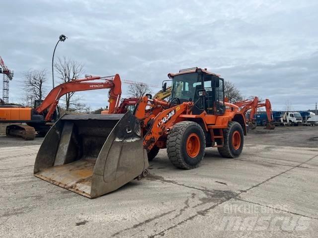 Doosan DL 200  휠로우더