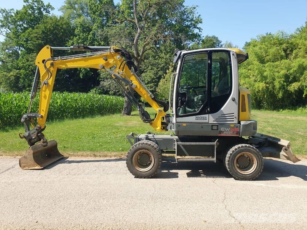 Wacker Neuson EW 65  휠 굴삭기
