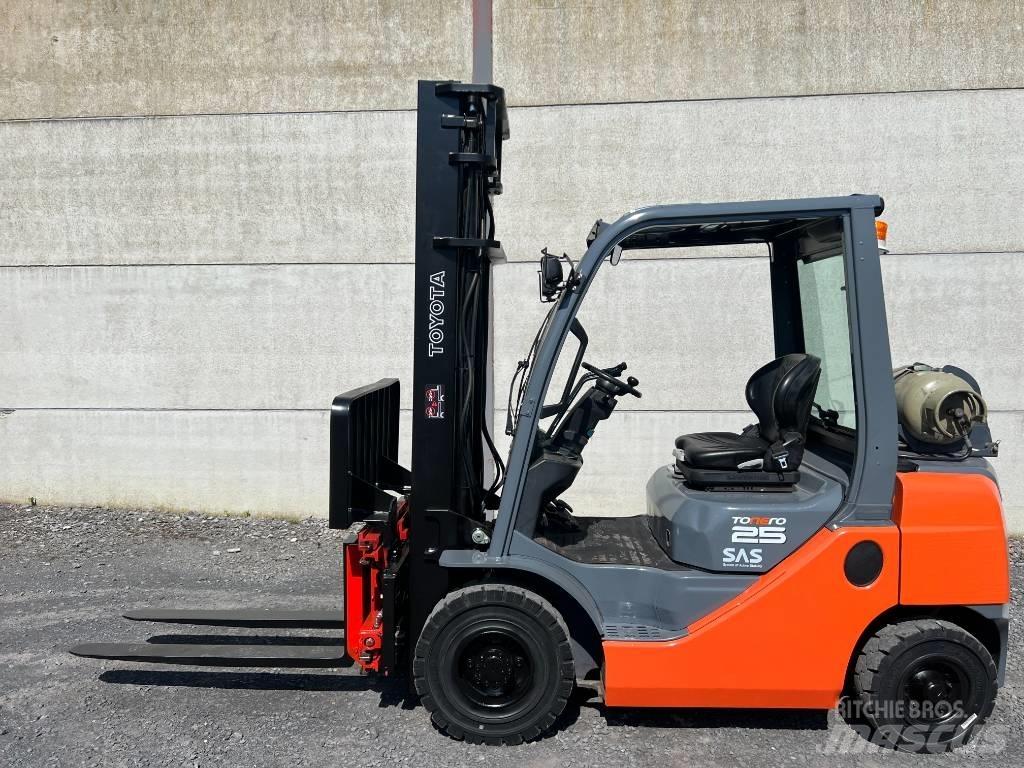 Toyota 02-8FGF25 LPG 지게차