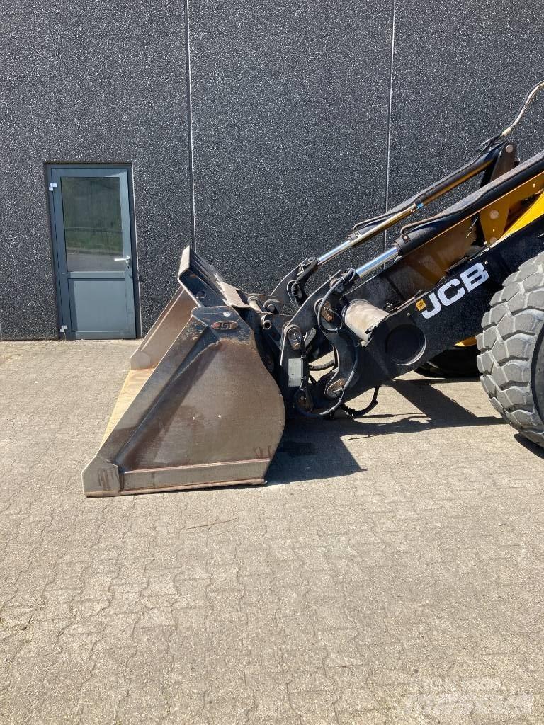 JCB 437 HT HL  휠로우더
