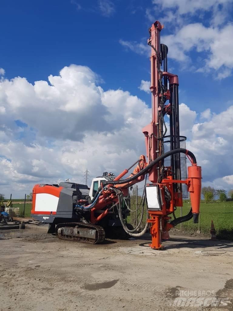Sandvik DI 550 도로 굴착기