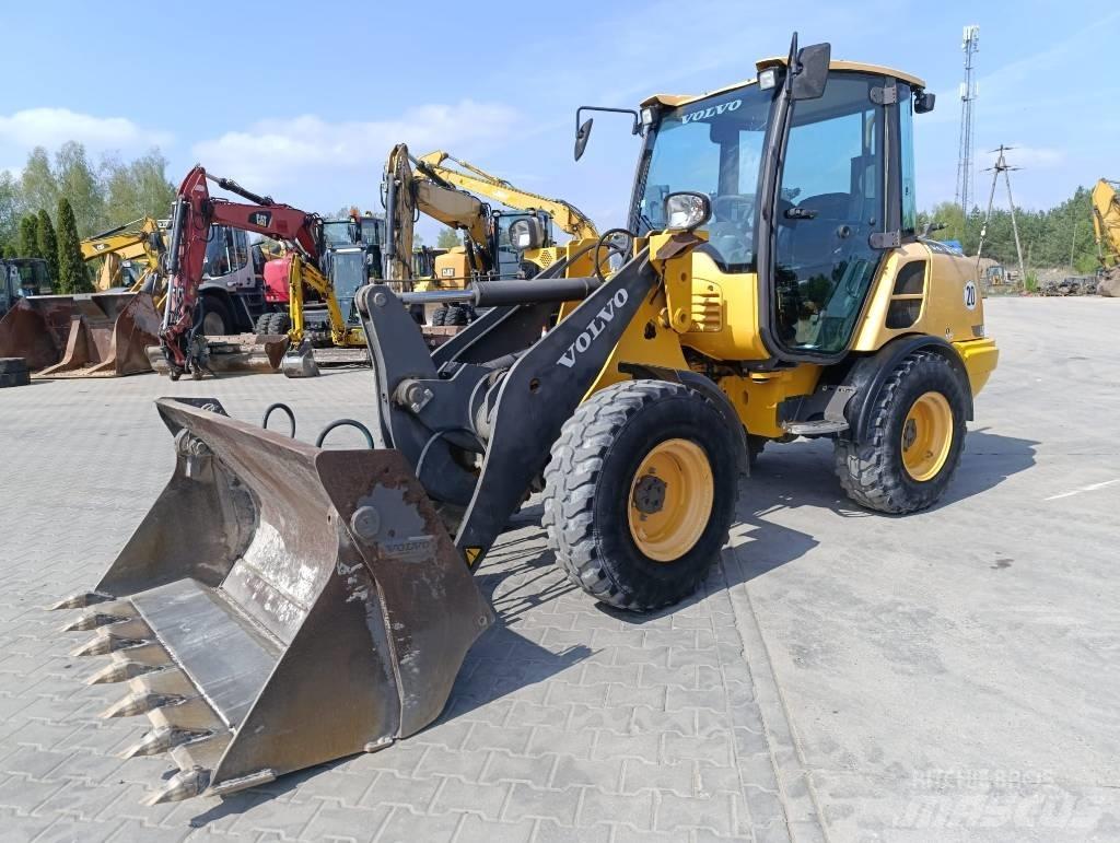 Volvo L 25 F  휠로우더
