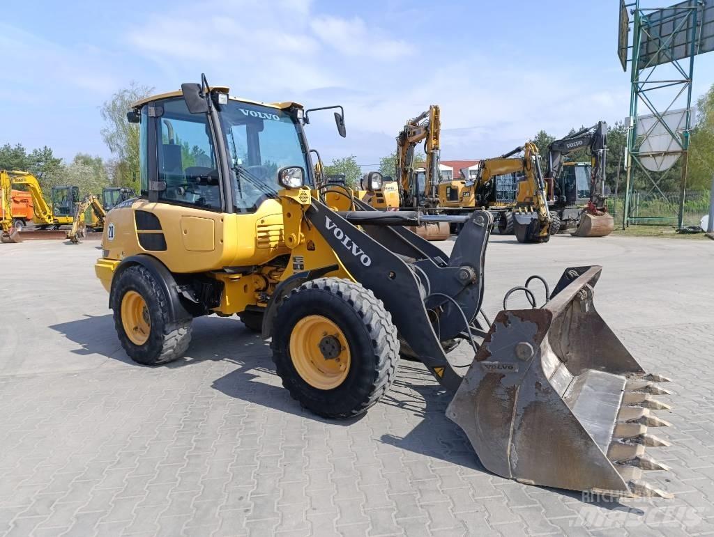 Volvo L 25 F  휠로우더