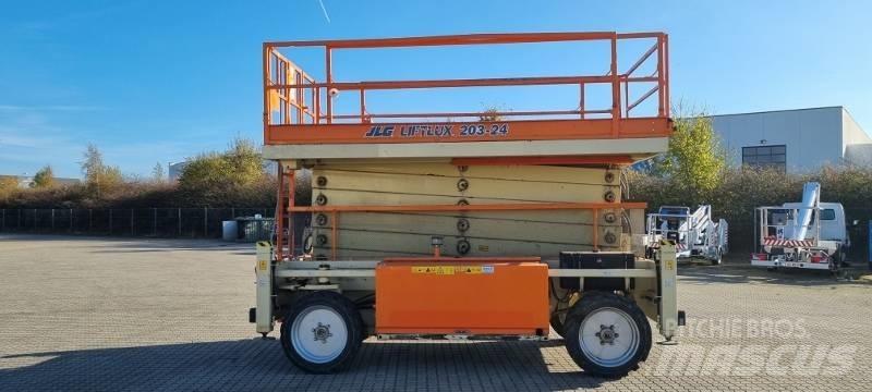 JLG 203-24 가위형 리프트