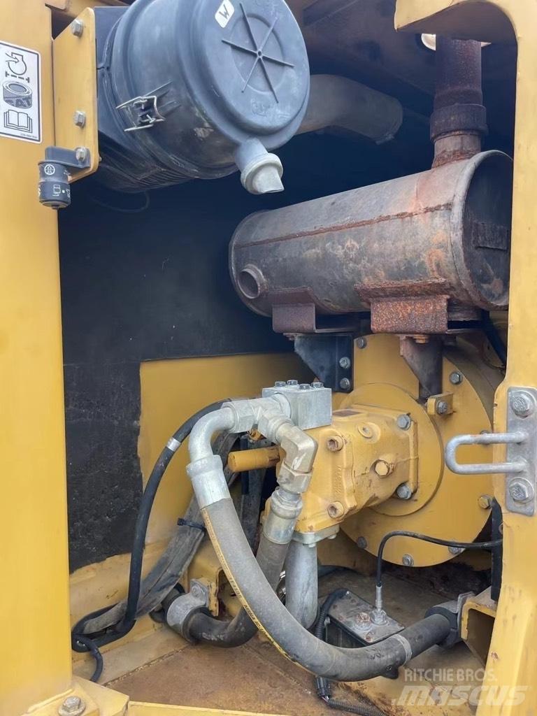 CAT 307 D 대형 굴삭기 29톤 이상